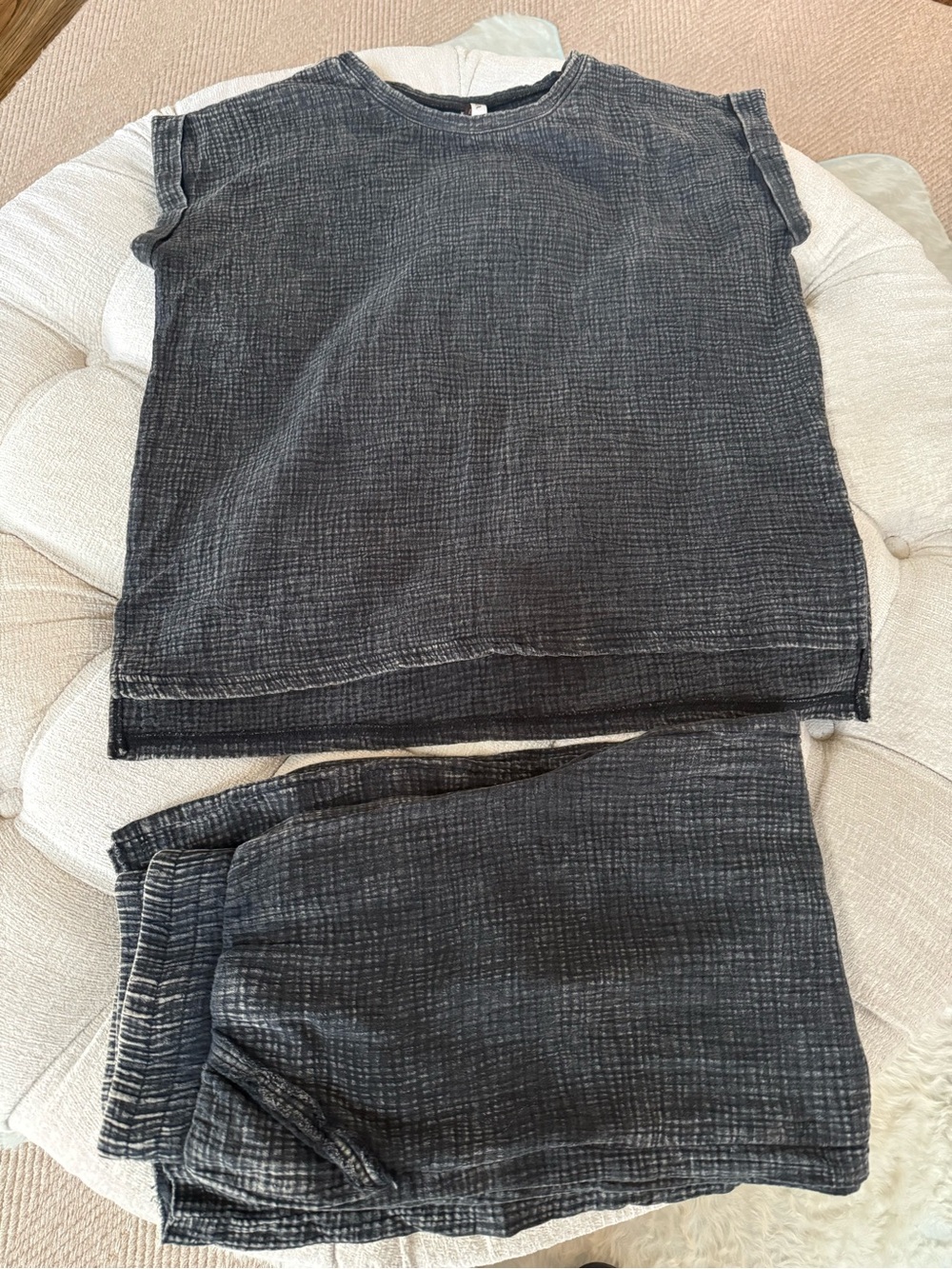 Women’s Washed Black Textured Linen-Blend Pants Set